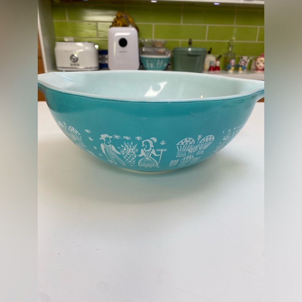 2 Pyrex Butterprint Cinderella bowls. 443 and 444